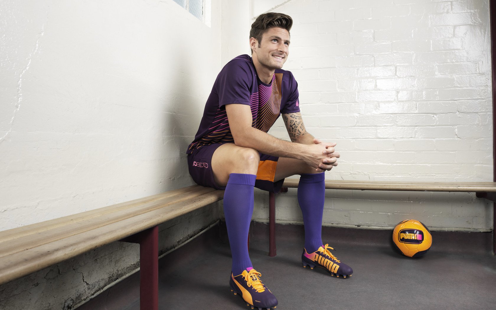 2026世界杯之夜,福克斯用实力打破质疑,定义新一代足球解说